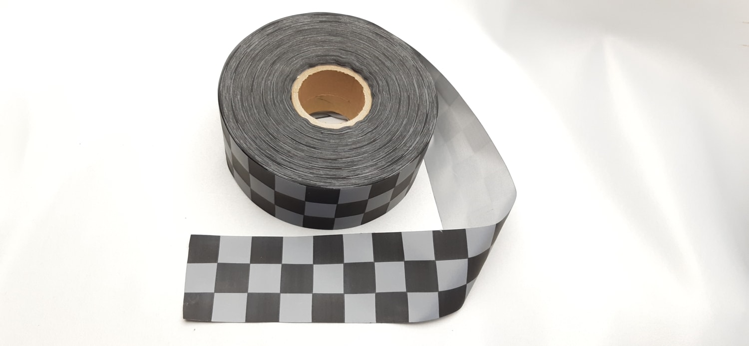 Gri Siyah Renk 5,0 cm Genişliğinde 5 Metre Dikilebilen Kare Damalı Polyester Reflektör Şerit