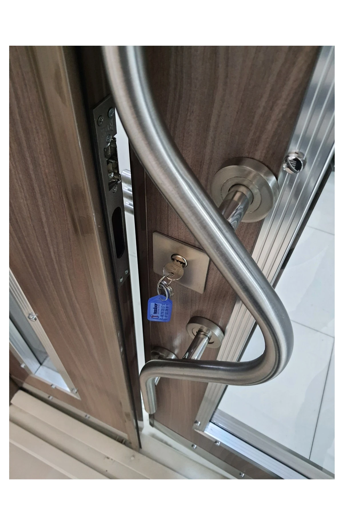 Çelik Kapı Fiyatları Eskitme Model Apartman Giriş Kapısı, Dış Mekan Çelik Kapı Sağ Açılım