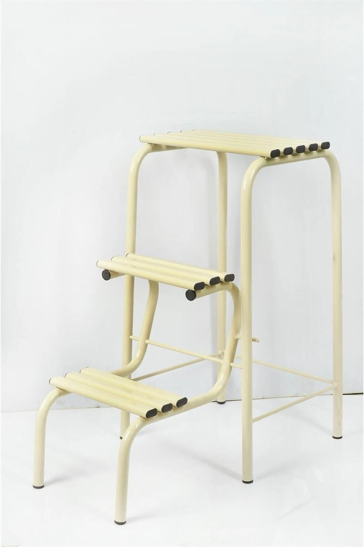 Üç Basamaklı Katlanabilir Krem Rengi Merdiven Ve Tabure