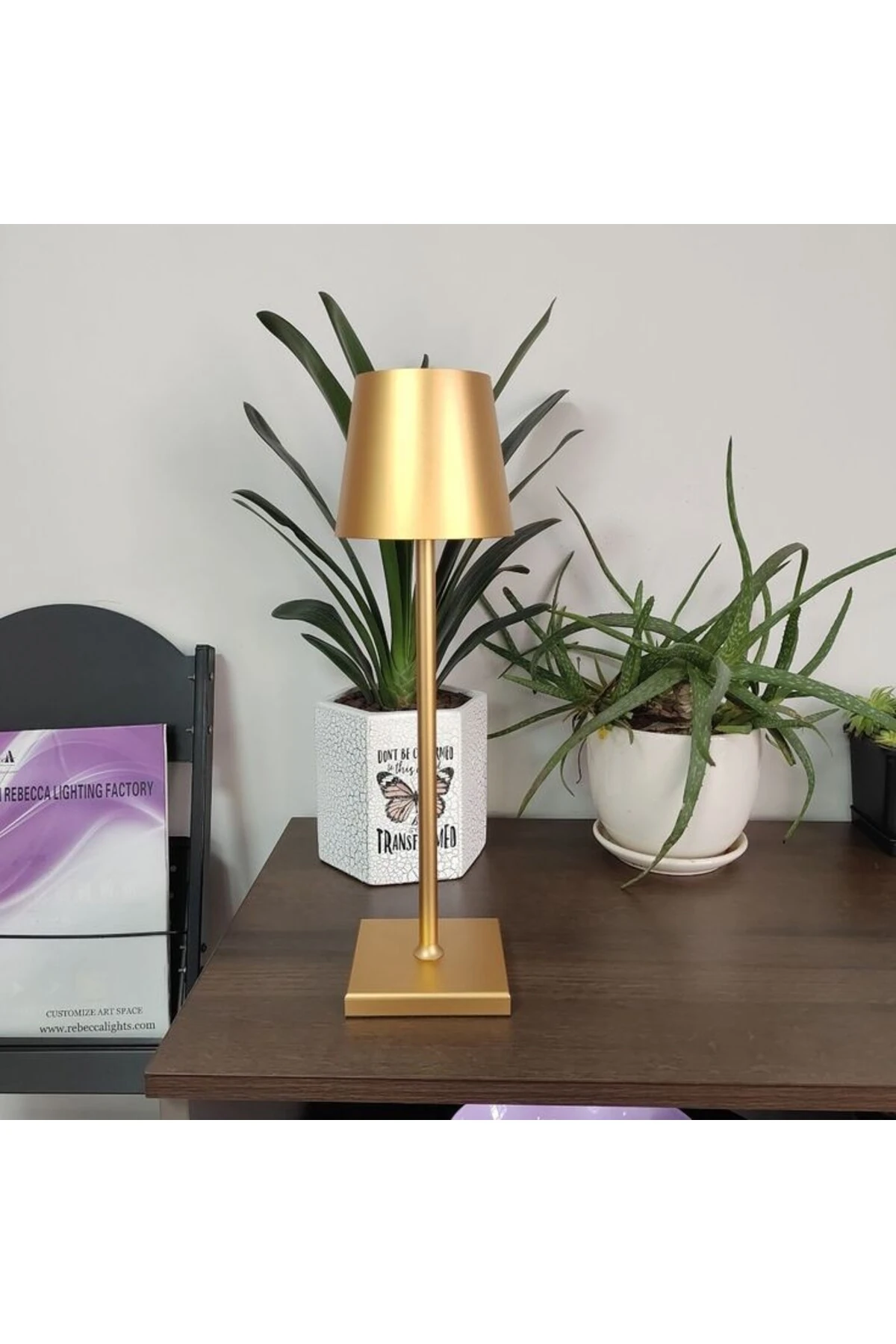 Masa Lambası Gold Renk Tek Anahtarla Dokunmatik 3 Renk Yanma Modlu Dimmerli