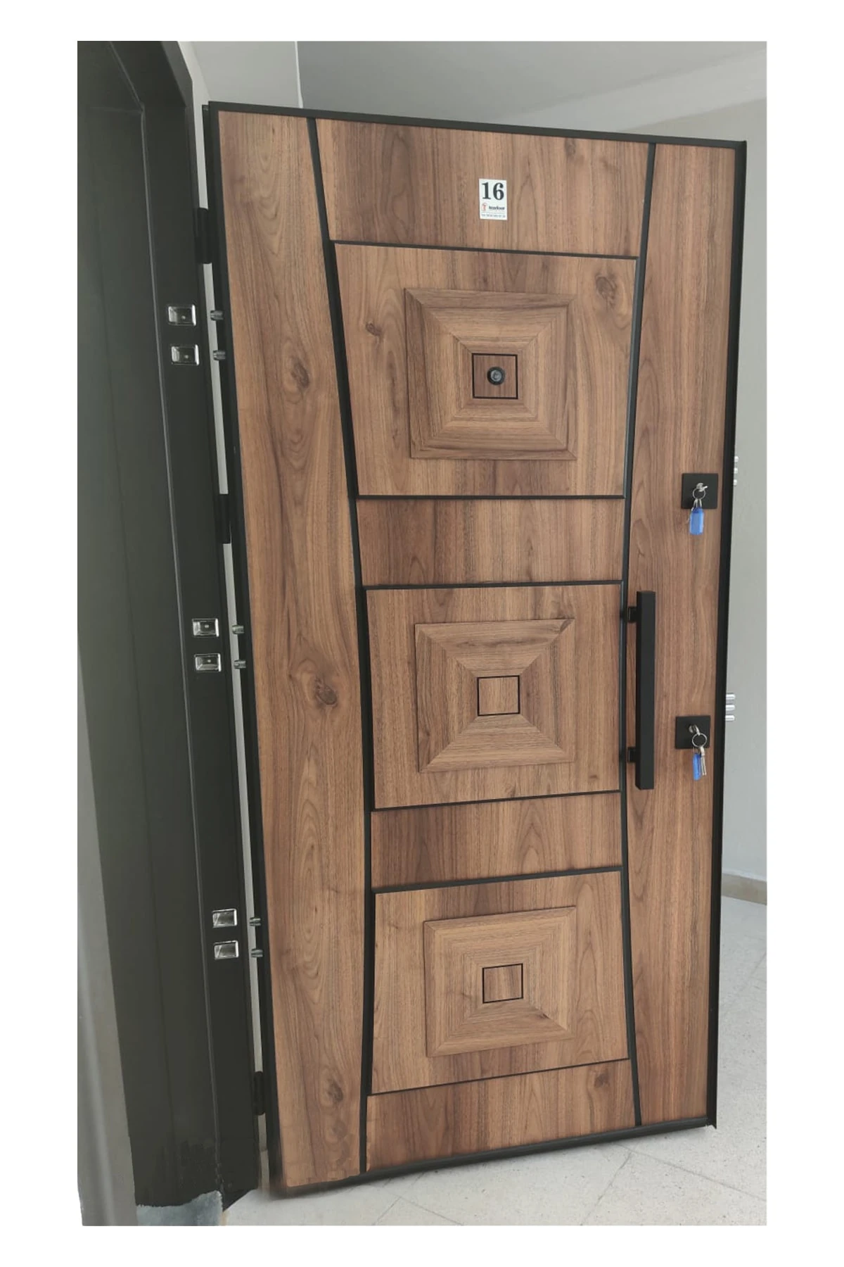 Çelik Kapı, Ahşap Renk , Kabartma Model Çelik Kapı, Tırnaklı Çelik Kapı Sağ Açılım