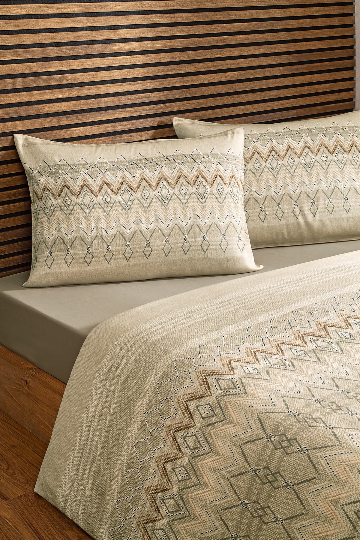Herringbone Çift Kişilik Soft Life Saten Nevresim Takımı