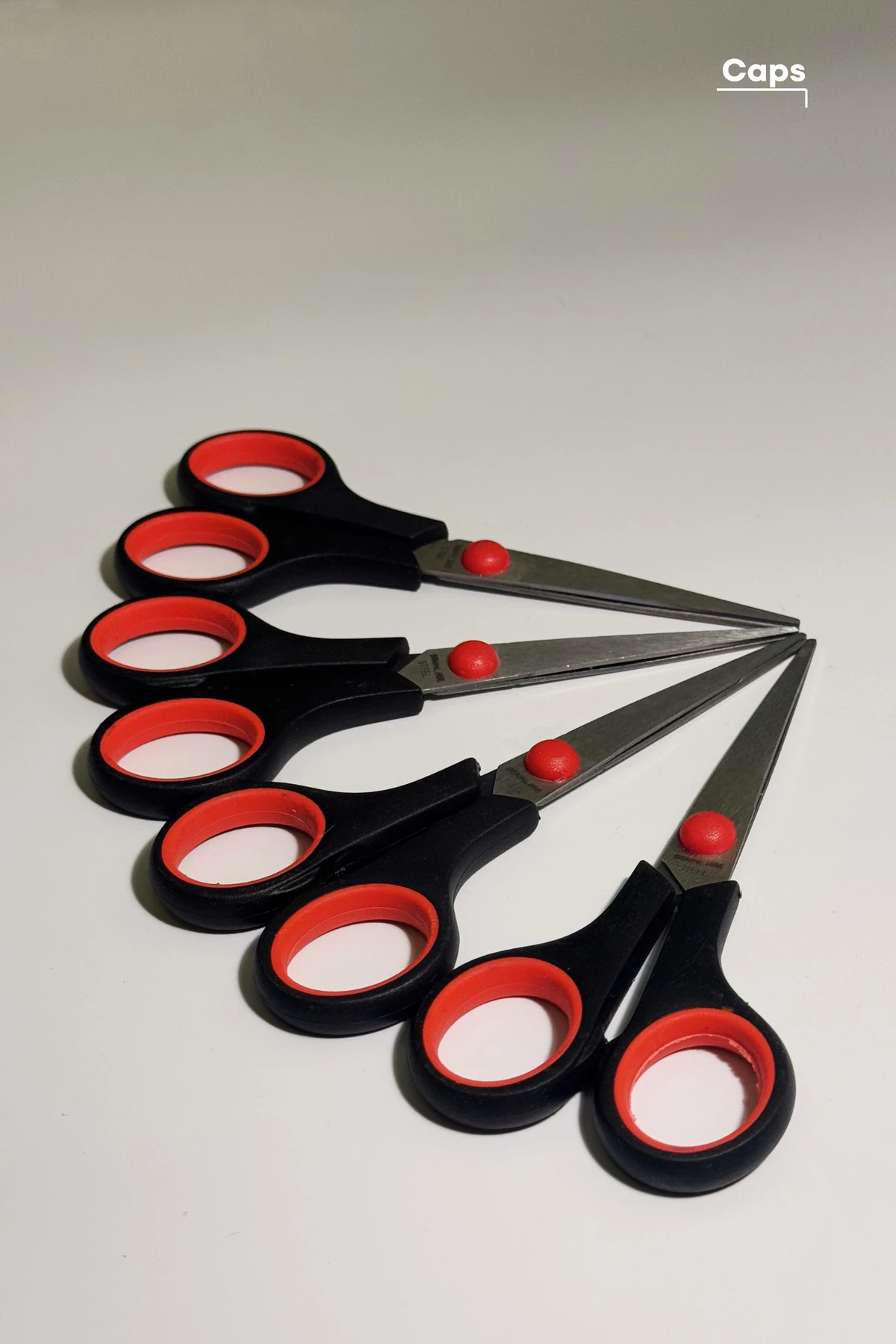 4 Adet Paslanmaz Çelik Makas Seti - Ergonomik Kırmızı ve Siyah Saplı