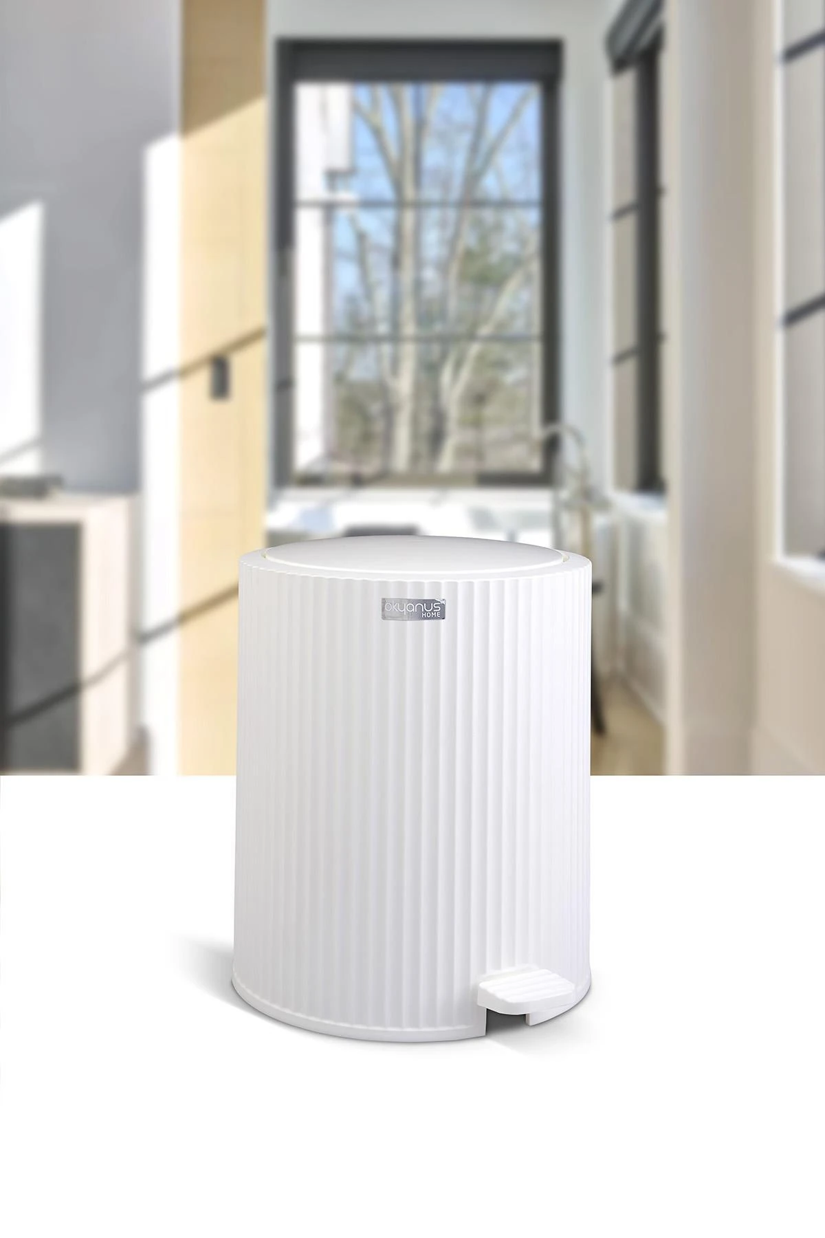 Coliseum Beyaz Pedallı Çöp Kovası