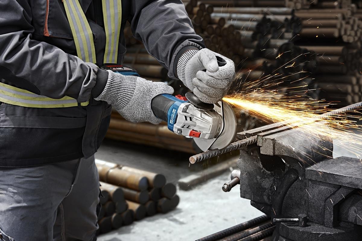 BOSCH Professional GWS 18V-8 4ah Çift Akülü Taşlama Makinesi - 06019N9021