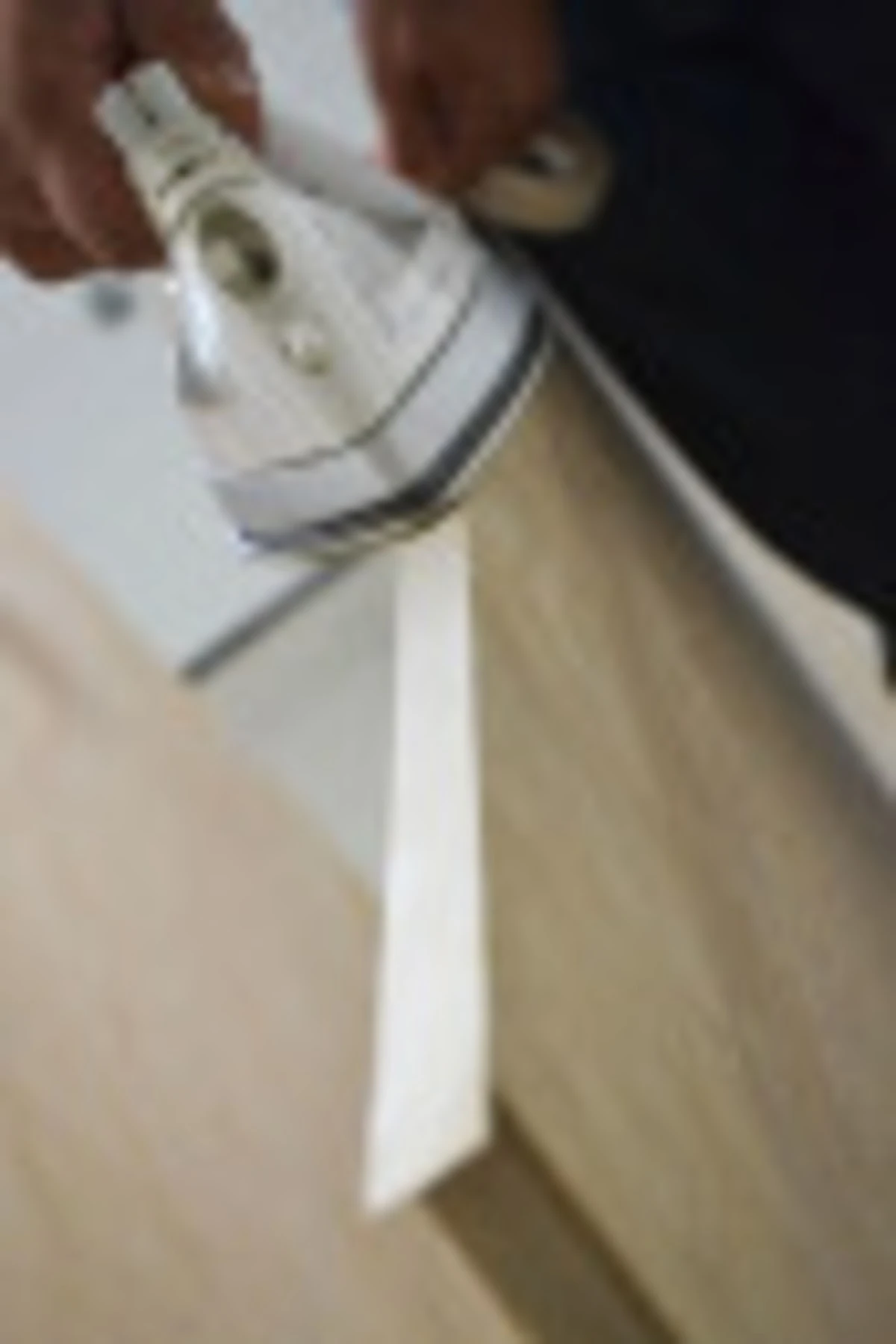 Mobilya Kenar Bandı Ütü Ile Yapışan Kenar Bandı 2 Metre Parlak Beyaz Renk Kendinden Tutkallı