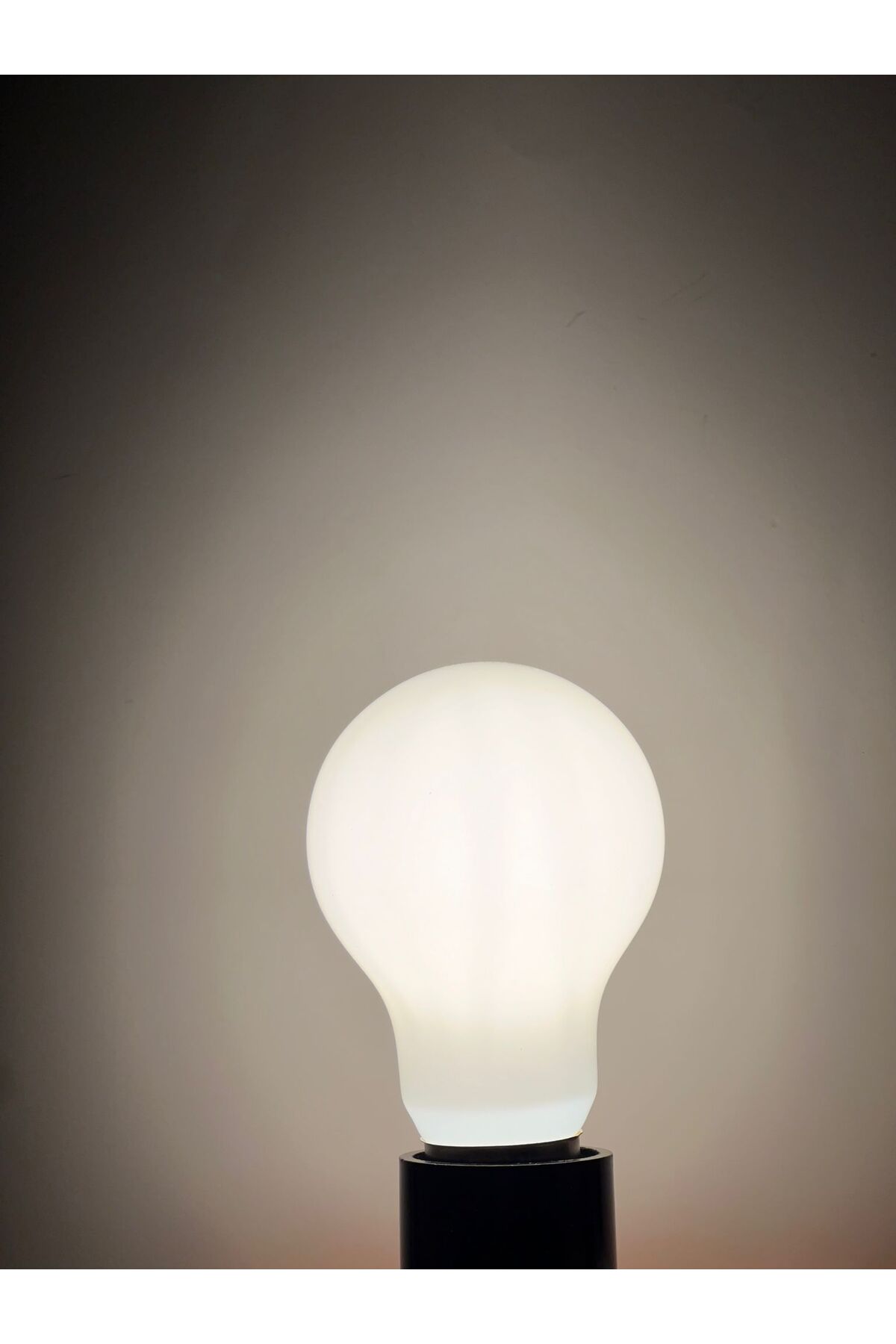 2700 KELVİN SOFT CAMLI GÜNIŞIĞI 4 WATT 275 LÜMEN DİMMERLİ LED AMPUL