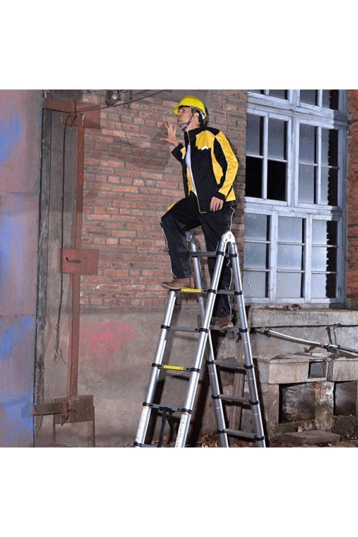 Alüminyum Çift Yönlü Teleskopik Merdiven | 9+9 Basamak - 5.6 Metre