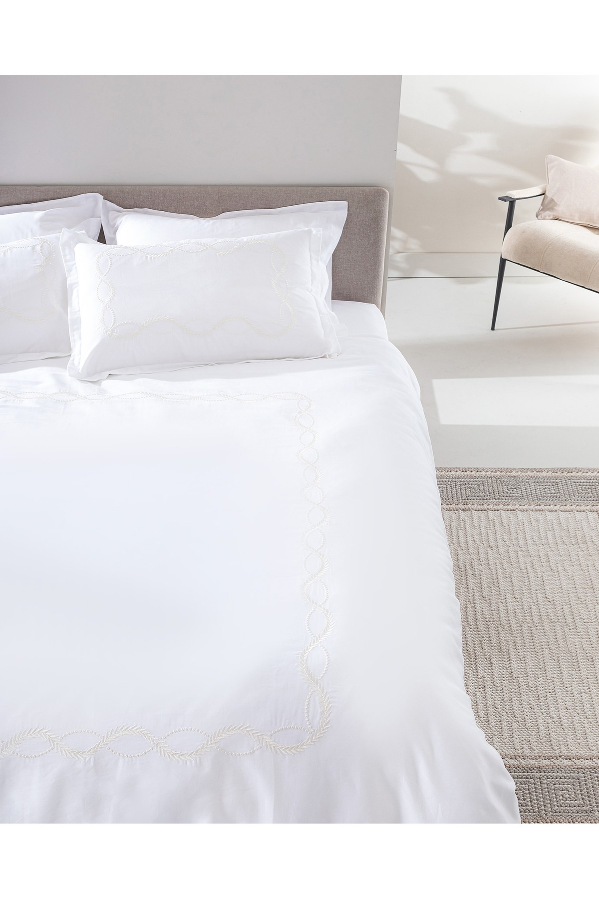 Marguerite King Size Nakışlı Nevresim Takımı - Saten