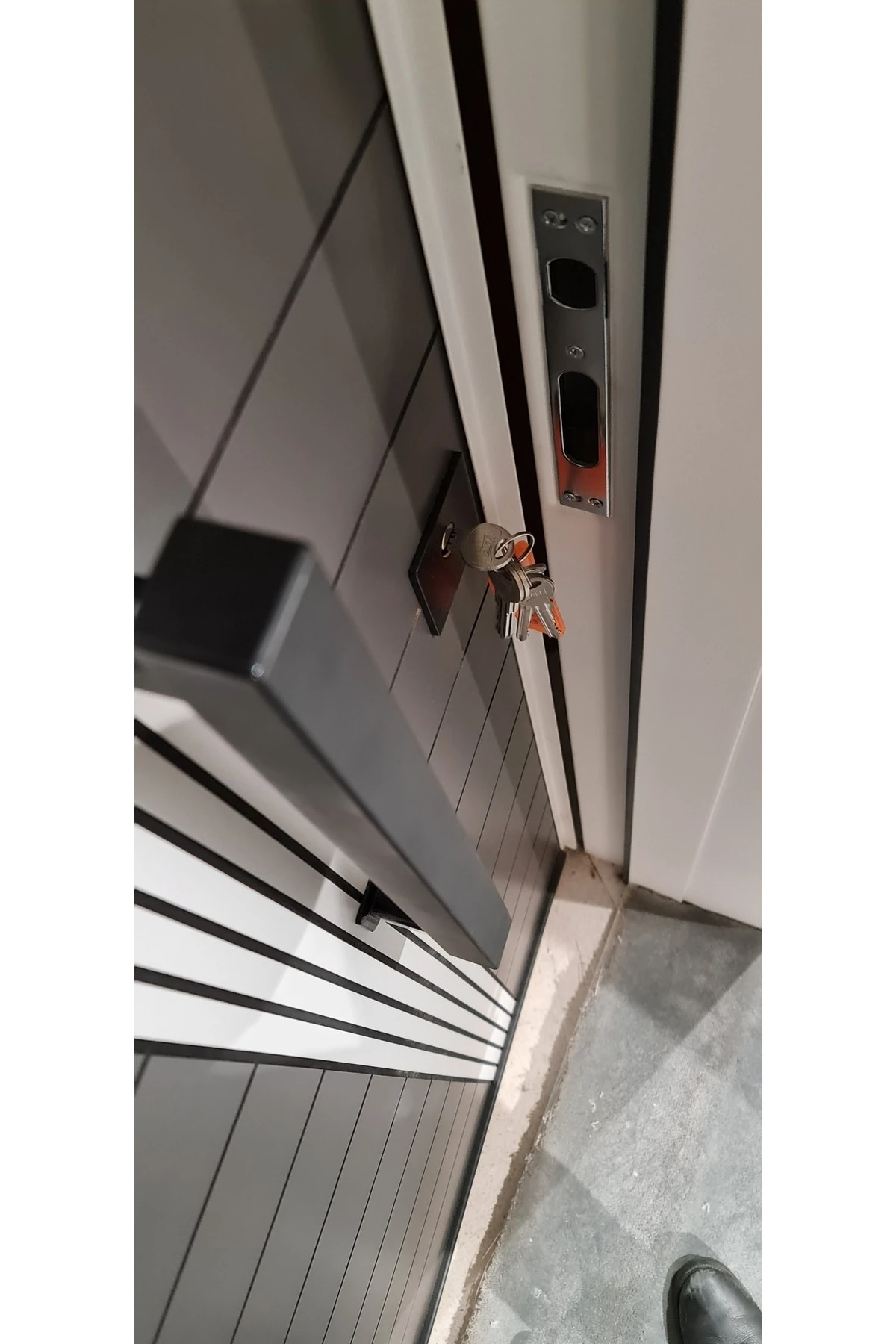 Çelik Kapı Antrasit Düz Model Çelik Kapı,tırnaklı Çelik Kapı, Çelik Kapı Sağ Açılım