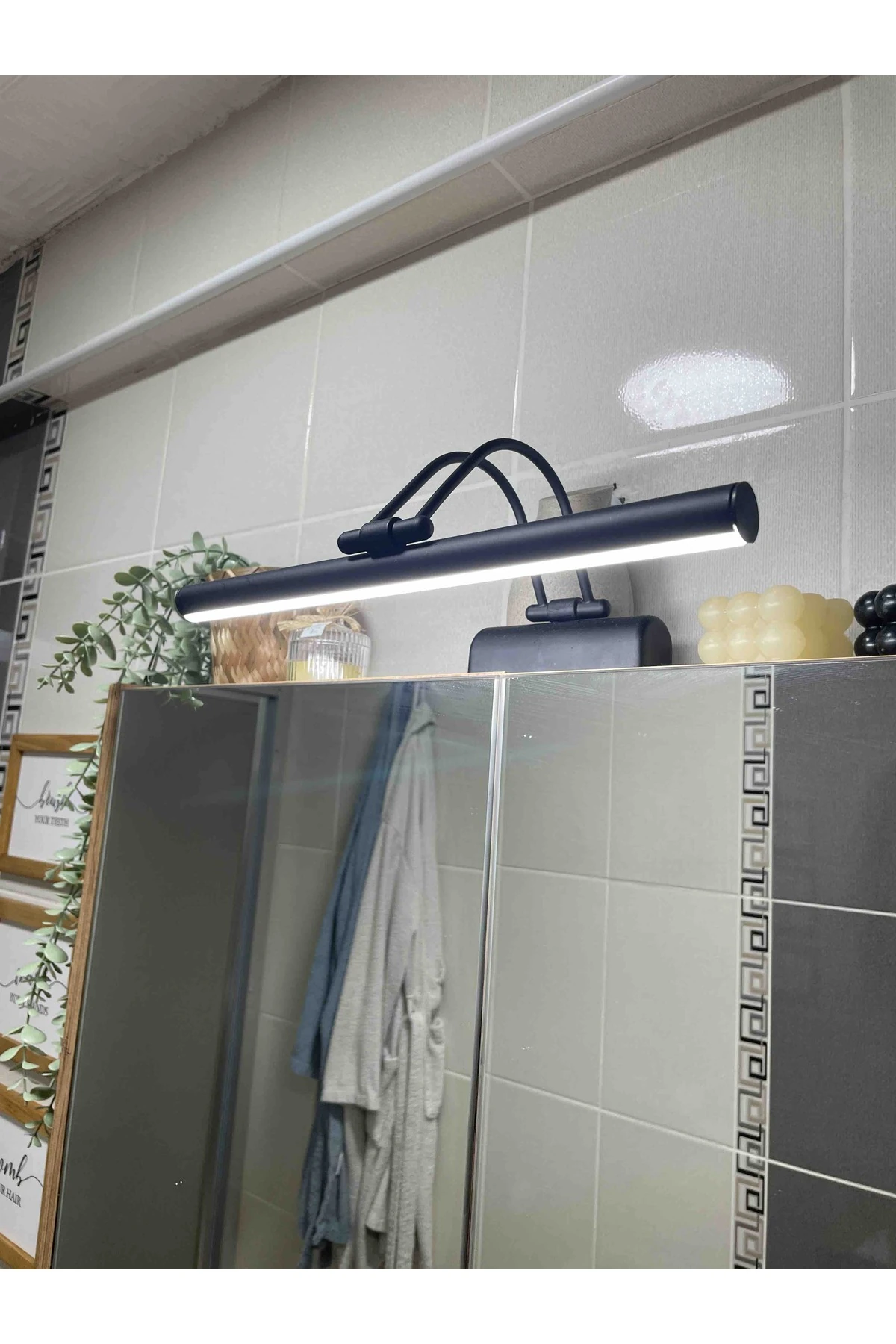 ANAHTARLI 35 CM SİYAH KASA BEYAZ IŞIK ELEKTRİKLİ BANYO DUVAR AYNA TABLO AYDINLATMA FLÜT KUĞU APLİK