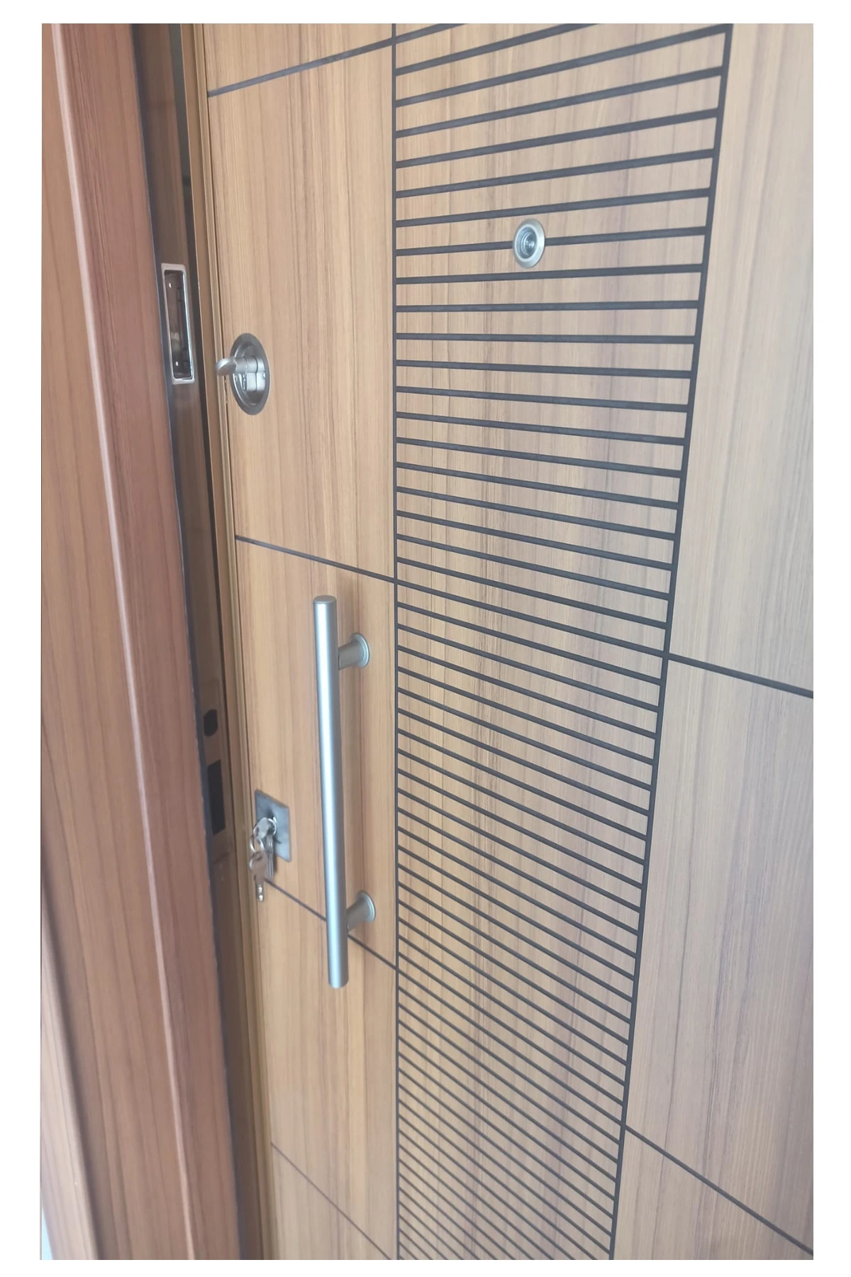 Çelik Kapı, Modelleri Ahşap Çelik Kapı Modelleri Tırnaklı Sistem Daire Kapısı Sağ Açılım