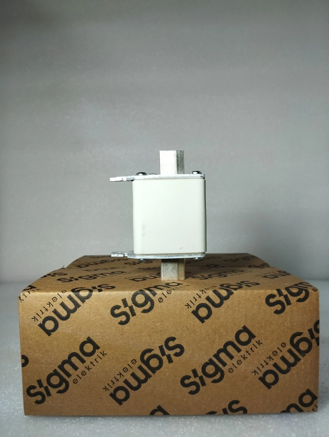 SNH00I0160 Çift Göstergeli Bıçaklı Sigorta 125A 120kA