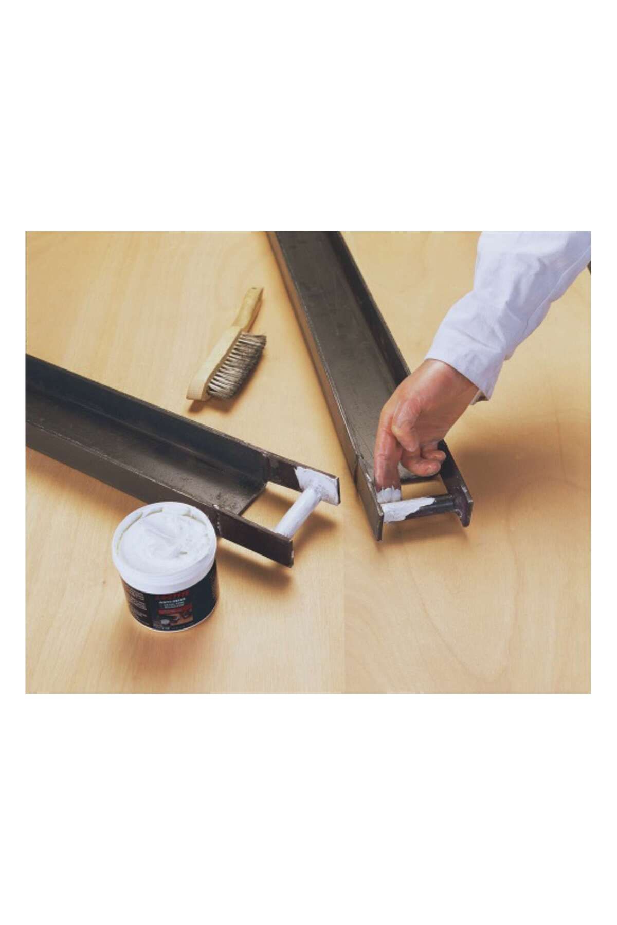 8156 METAL İÇERMEYEN MONTAJ PASTASI (400gr)