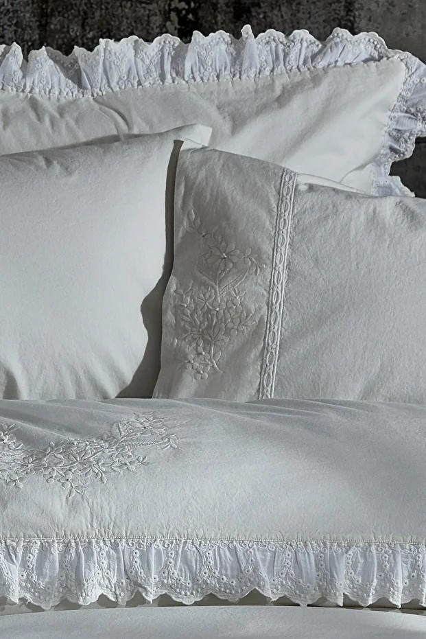 Elsa Çift Kişilik Nevresim Takımı %100 Organik Pamuk Perkal Nakışlı Krem 200x220 Cm