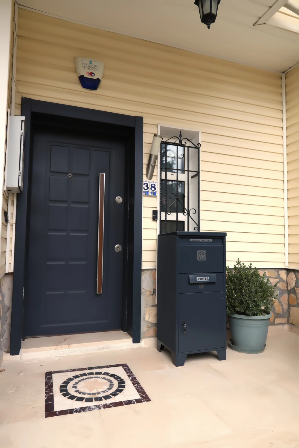 XL KARGO VE POSTA TESLİM DOLABI - ÇİFT TARAFLI KAPAK (ANTRASİT GRİ-7016)