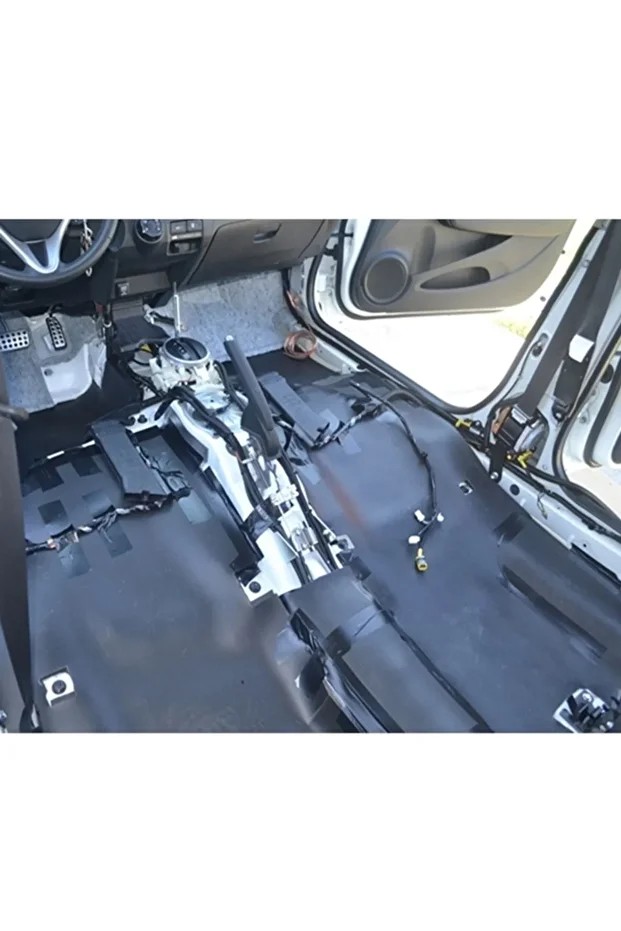 Kaput Altı Izolasyon 120x100cm 13mm Kendinden Yapışkanlı Oto Ses Ve Isı Yalıtım Süngeri Bantevi