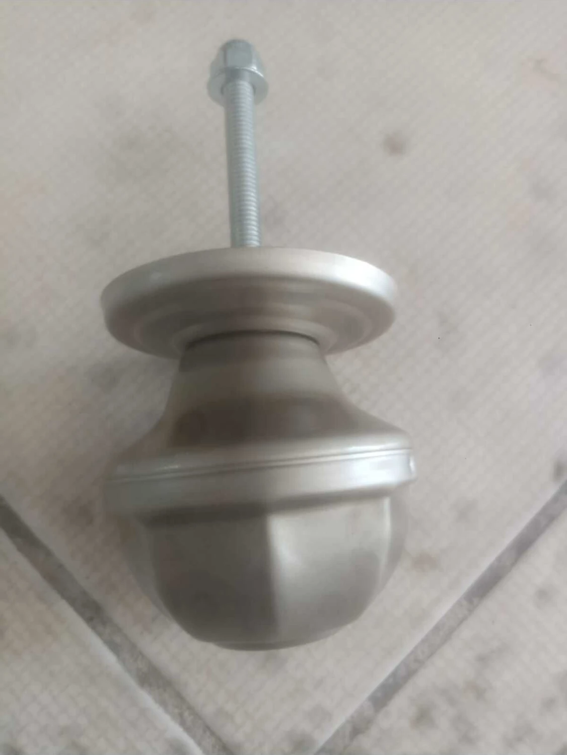 Paslanmaz Çelik Kapı Topuzu, Dayanıklı ve Şık Tasarım