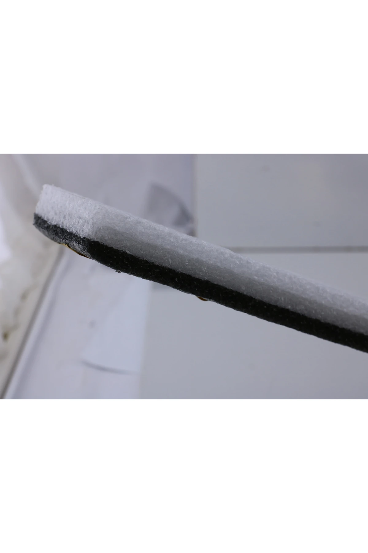 2 Adet Yapışkanlı Köpük Kapı Altı Isı Yalıtım Eşik Süngeri