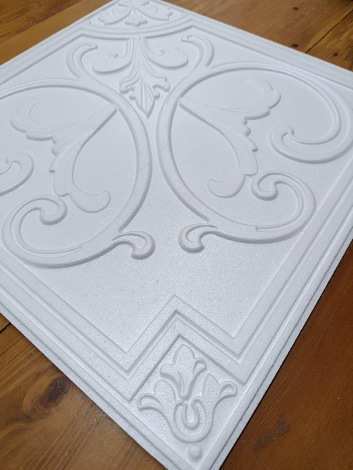 Manolya Desenli Stropiyer Dekoratif Tavan Kaplama Paneli - 1 M2