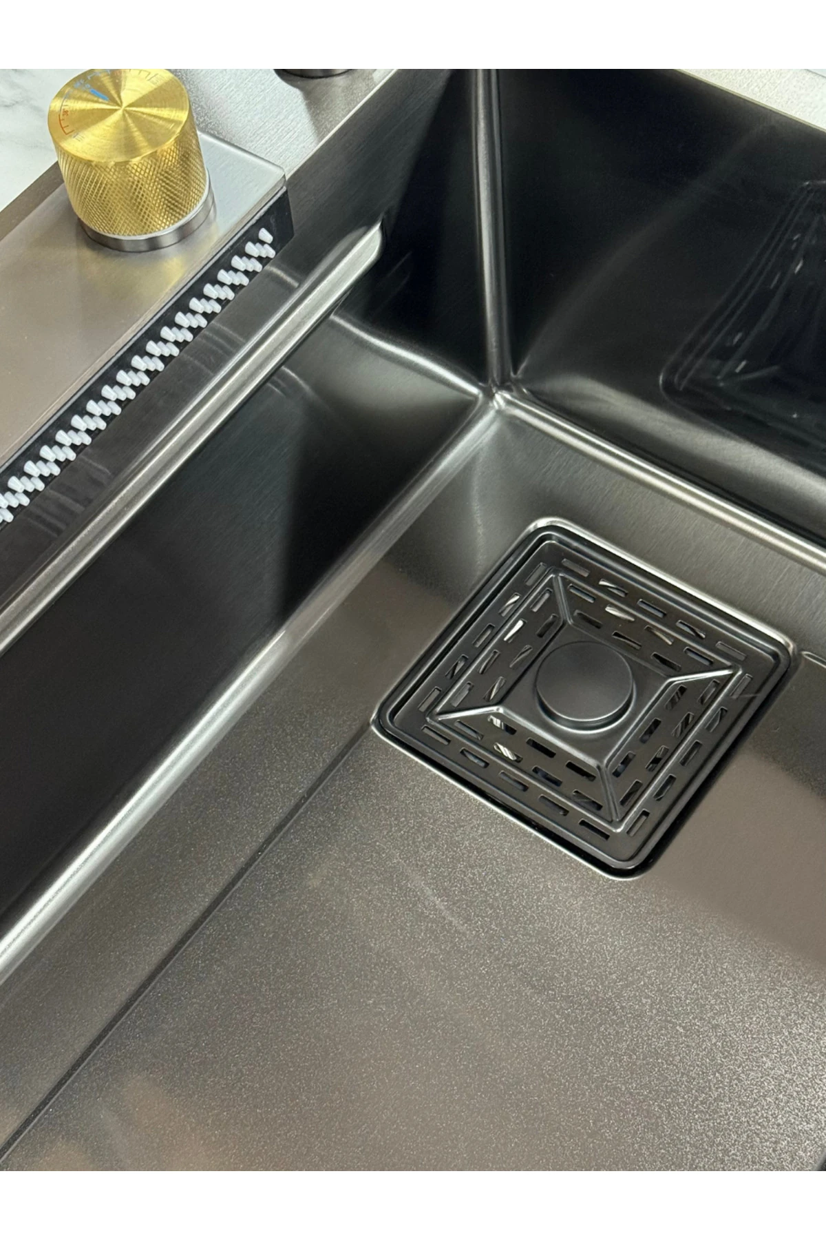 Mutfak Evyesi -Teknolojik Akıllı Eviye Sus304 Paslanmaz Çelik 3 mm Kalınlık PVD yüzey