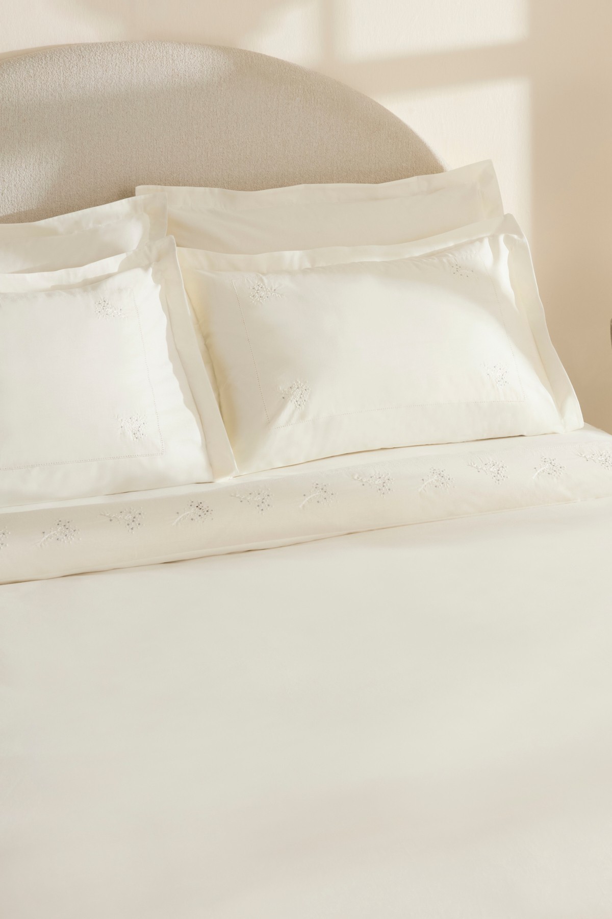 White Coll Rayas Nakışlı %100 Pamuk Çift Kişilik Nevresim Takımı Beyaz
