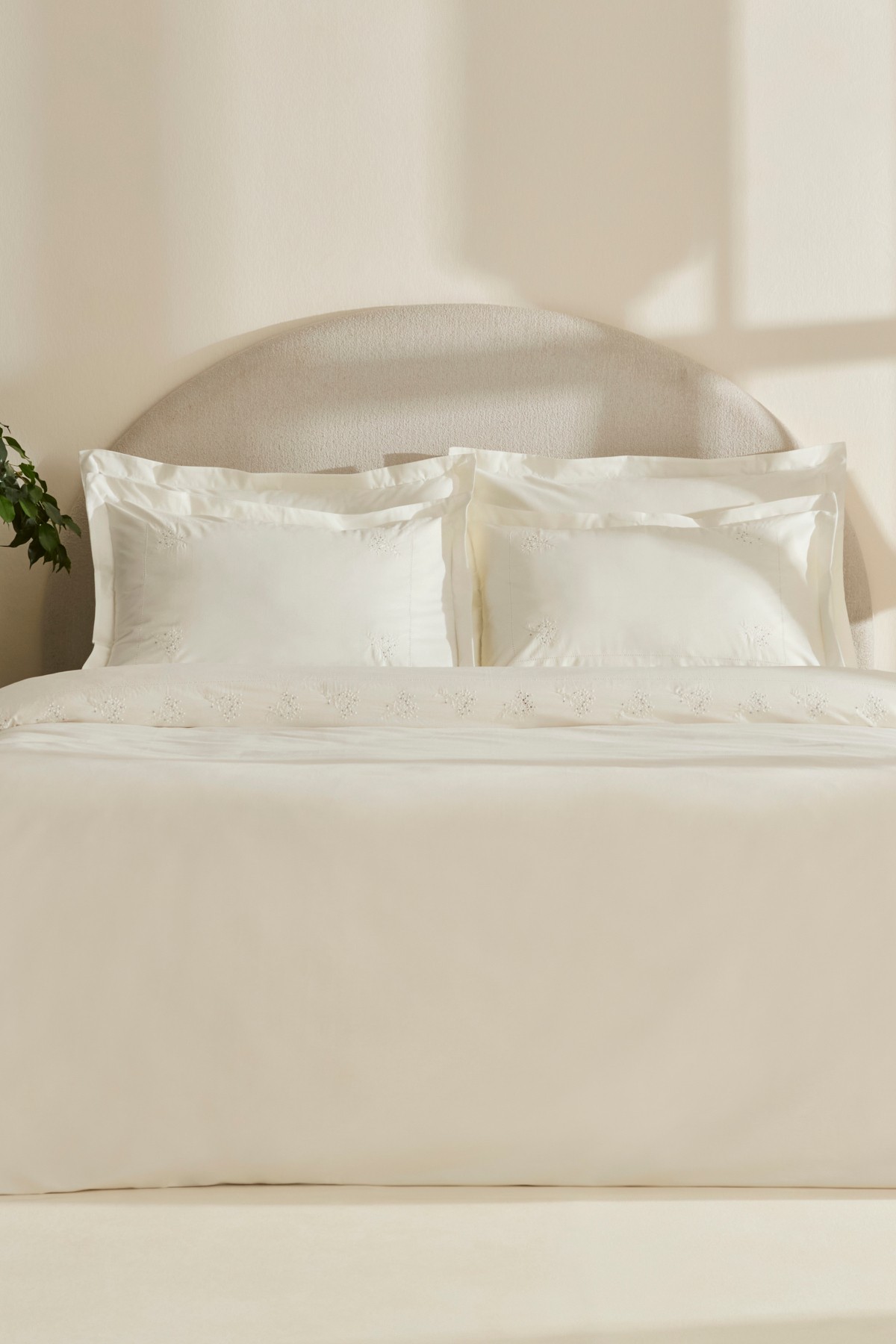 White Coll Rayas Nakışlı %100 Pamuk Çift Kişilik Nevresim Takımı Beyaz