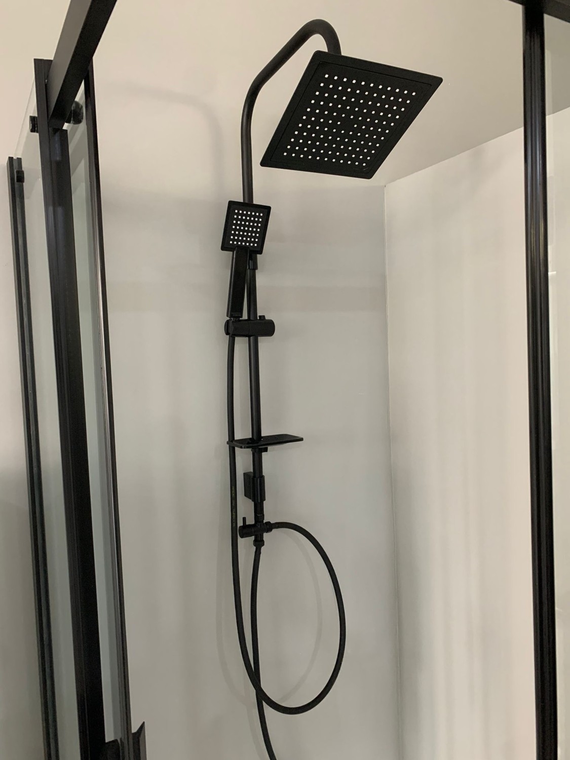 Siyah 4 Lü Banyo Seti Mutfak, Lavabo, Banyo Bataryası Duş Seti