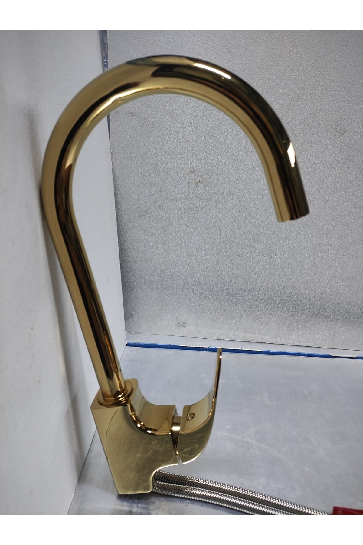 Lısera Elegant Eviye Bataryası Altın Sarı Renk 2750kg