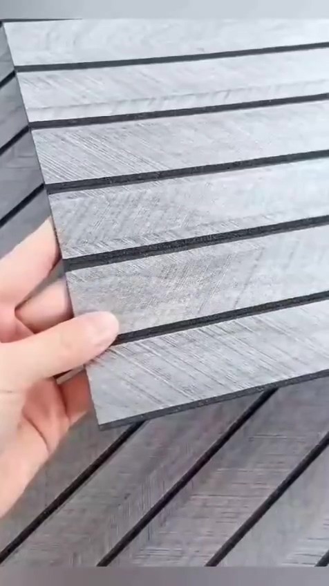 60cm x 280cm 1 Adet Kendinden Yapışkanlı Açık Gri Lambiri Desenli Duvar Paneli Kağıdı YG006