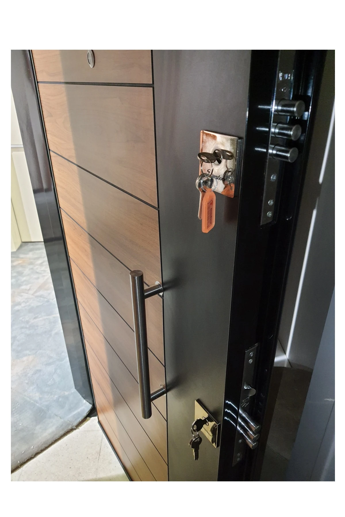 Celik Kapi Tırnaklı Sistem Çelik Kapı, Ahşap Kaplama Daire Kapısı, Çelik Kapı Sağ Açılım