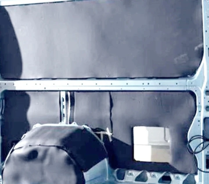 Kaput Altı Izolasyon 120X100CM 9mm Kendinden Yapışkanlı Oto Ses ve Isı Yalıtım Süngeri