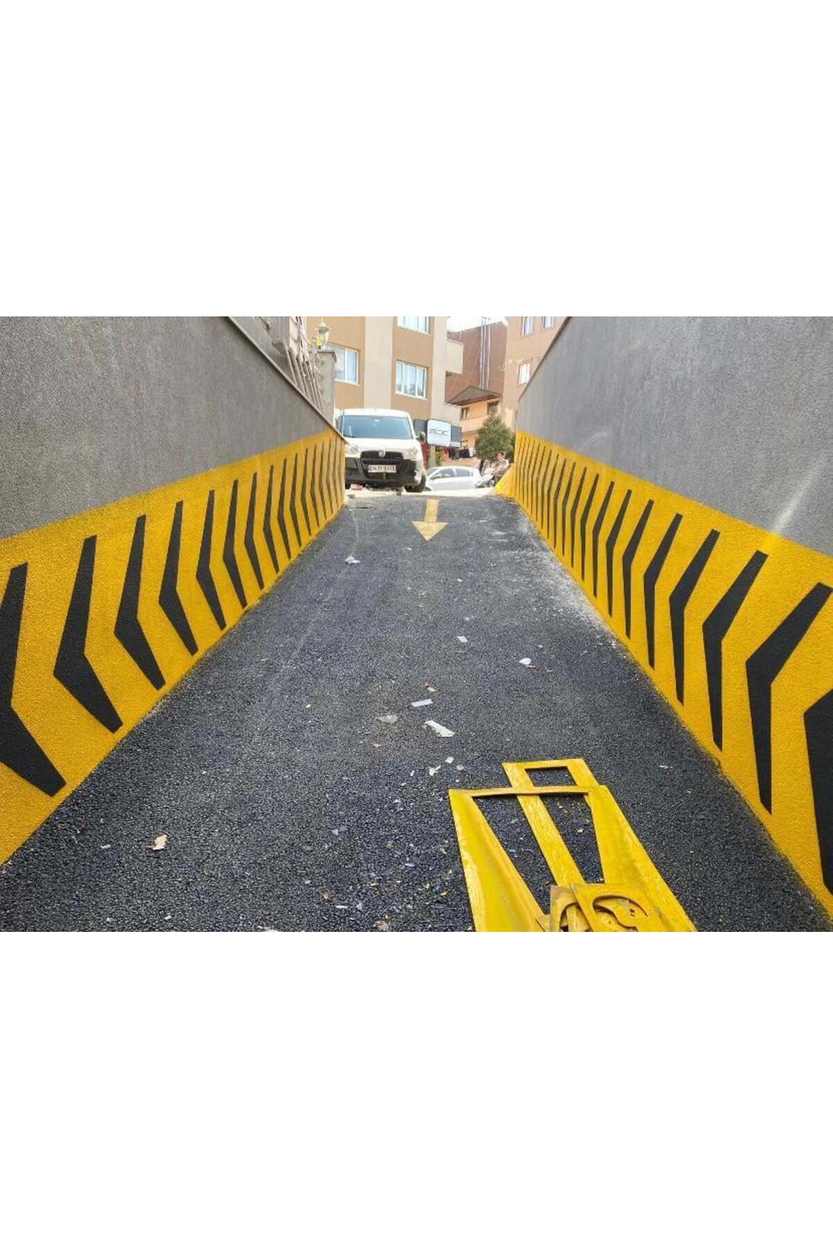 TEK KOMPONENTLİ AKRİLİK YOL ÇİZGİ BOYASI 10 KG