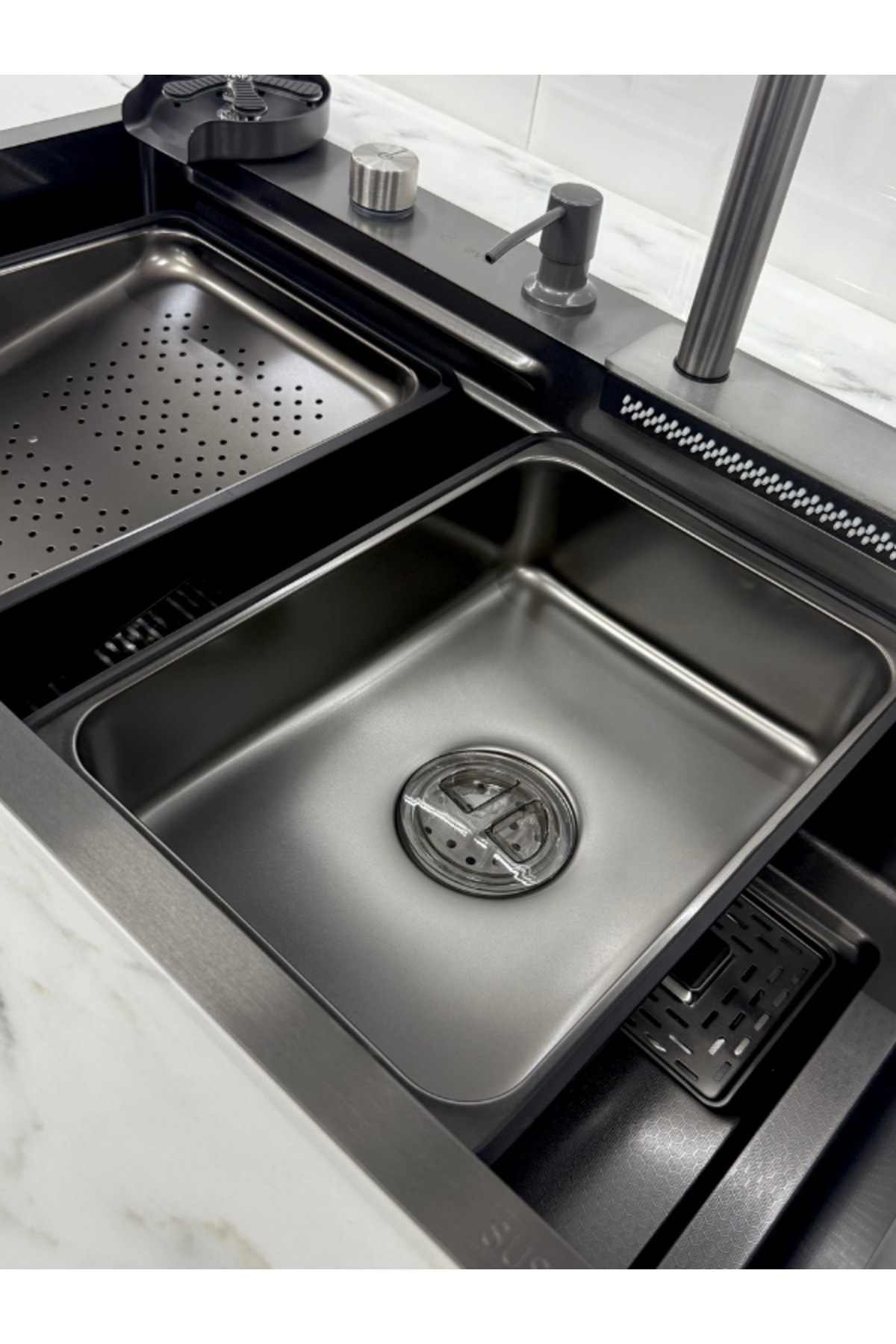 Mutfak Eviyesi Teknolojik Akıllı Evye Paslanmaz Çelik Bal Peteği Yüzey-Nano PVD kaplama-SİYAH