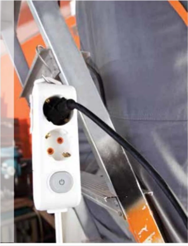 Ekonomik Siyah 3'lü Anahtarlı Topraklı Çocuk Korumalı Grup Priz 10 Metre Kablo