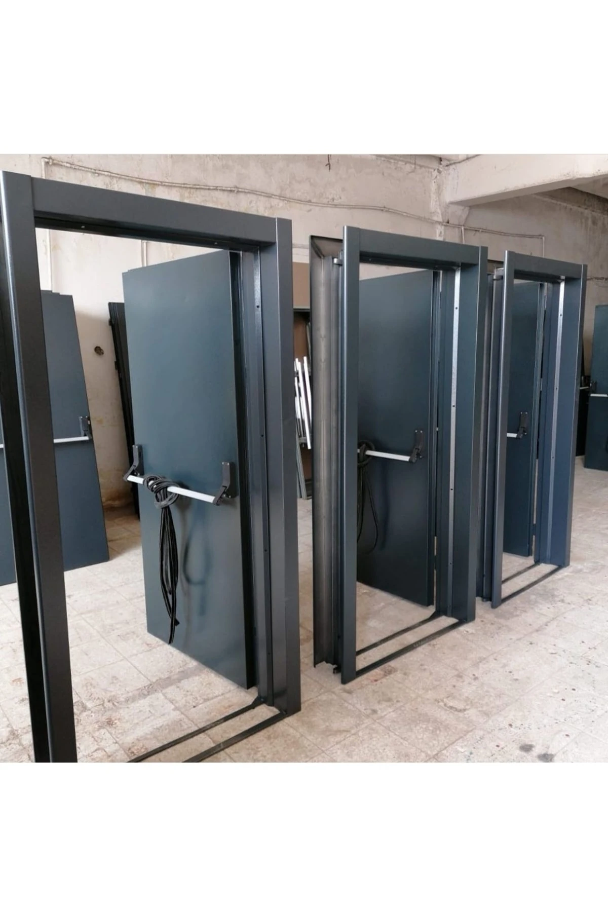 Yangın Kapısı Sağ