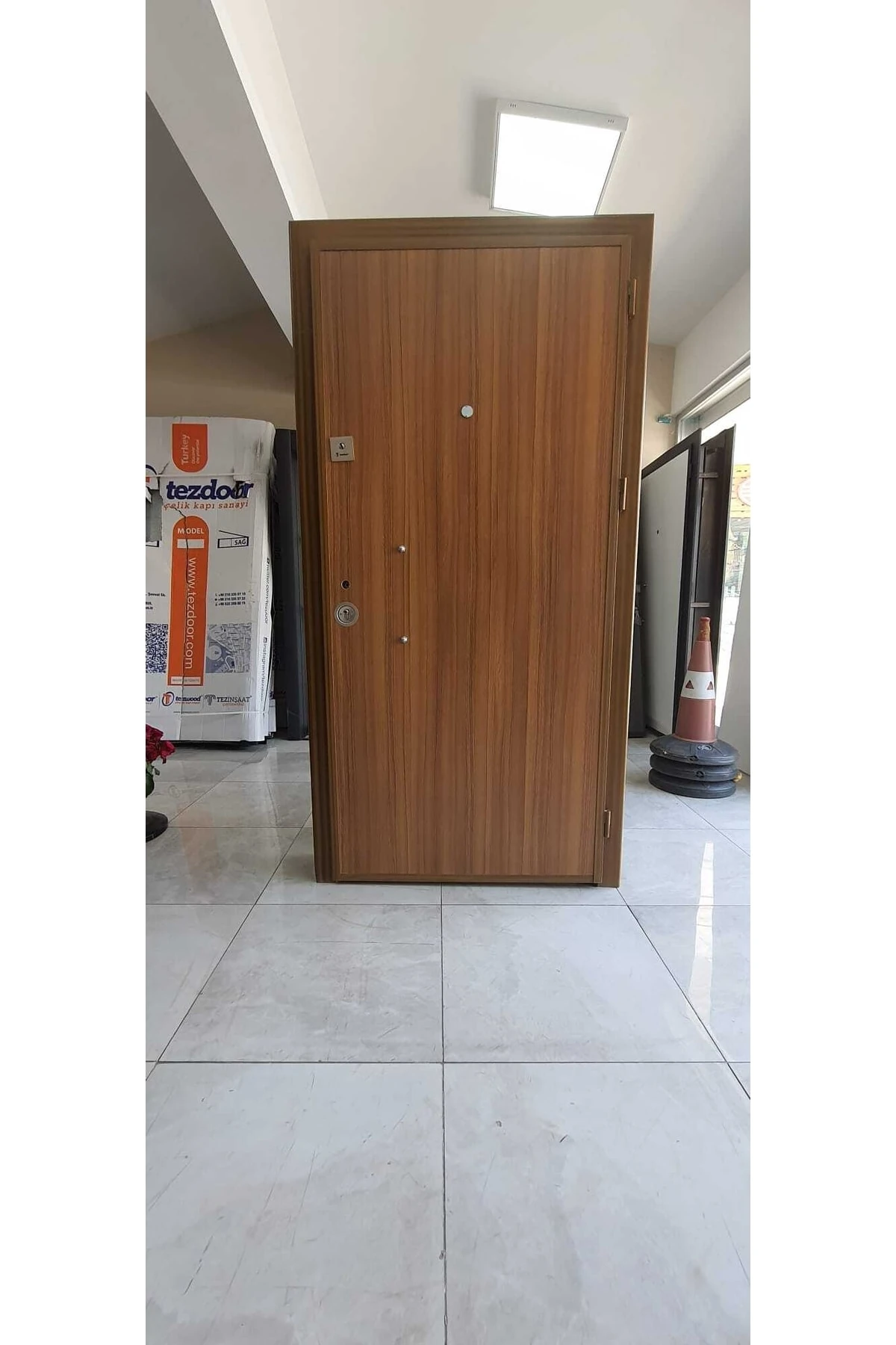 Eskitme Görünüm Çelik Kapı, Ahşap Desenli Daire Kapısı, Çelik Kapı Sağ Açılım