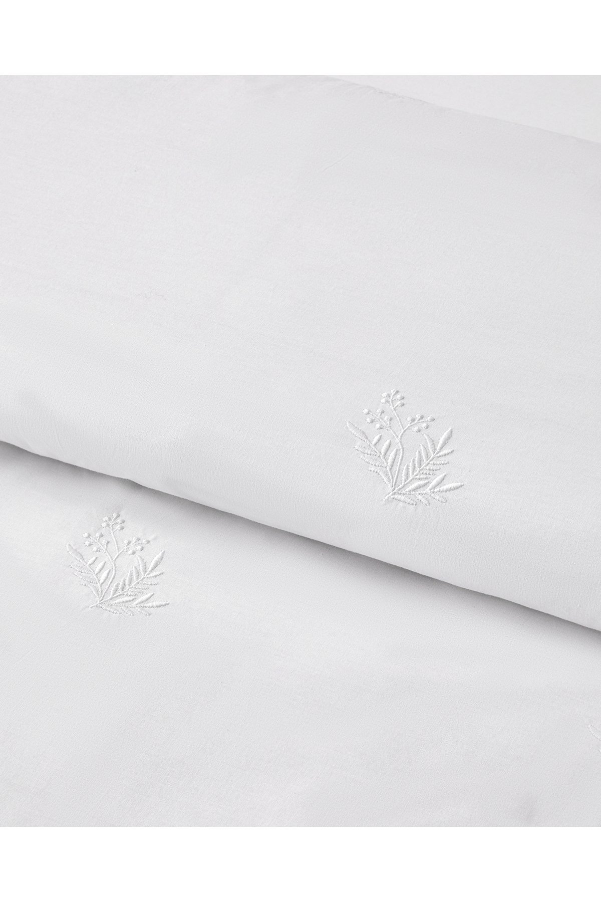 Royal Leafage Nakışlı Pamuk Çift Kişilik Nevresim Takımı 200x220 cm Beyaz