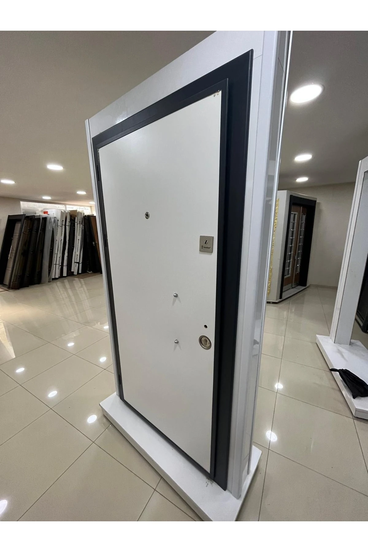 Çelik Kapı, Ahşap Desenli, Daire Kapısı, Tırnaklı Sistem Sağ Açılım