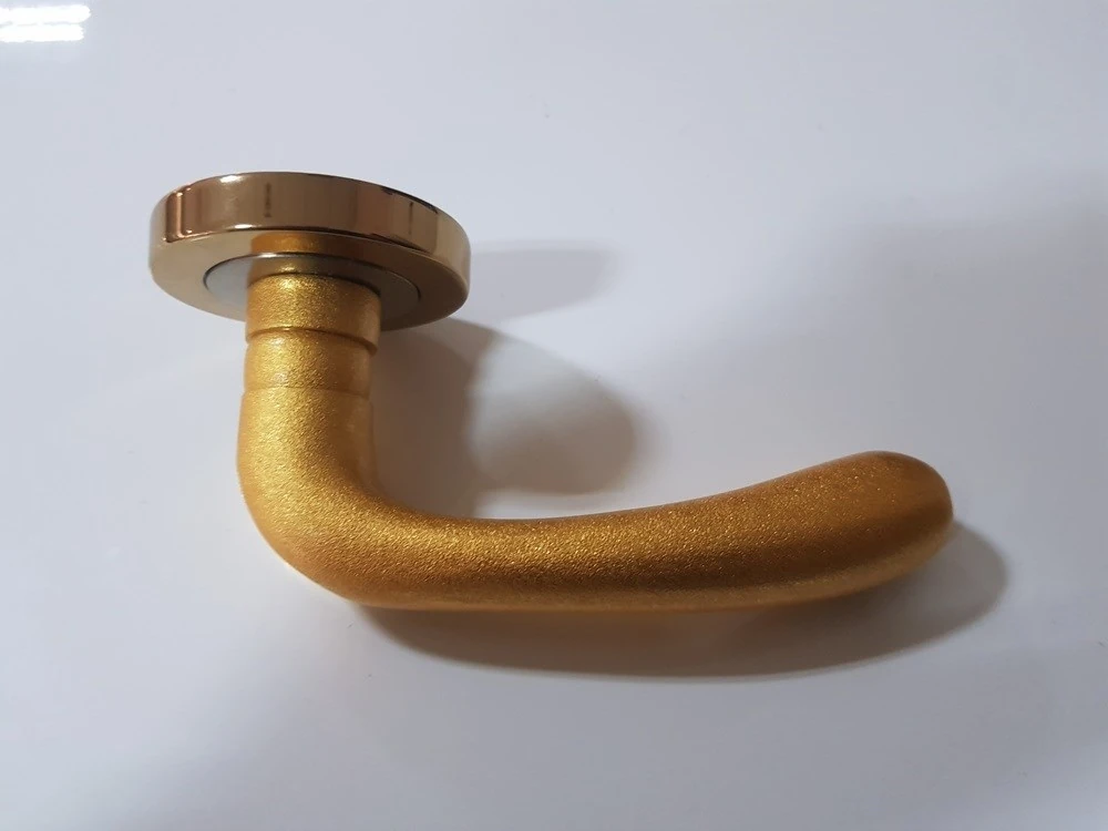 Çelik Kapı Kolu Rozetli Oğuz Altın Sağ