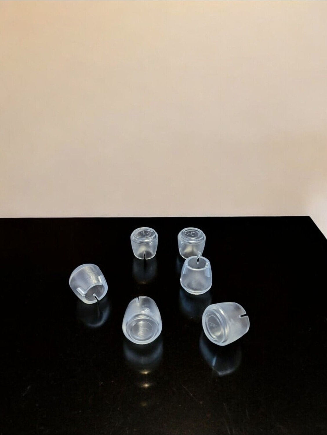 20 Adet 32 mm Şeffaf Silikon Masa Sandalye Pabuç Kaydırmaz Koltuk Zemin Koruyucu Çizdirmez Ayak Kılıfı