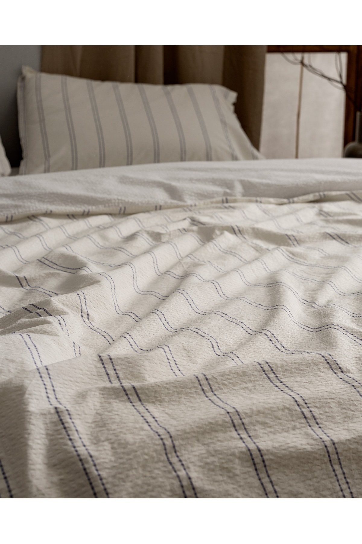Linda Çizgili King Size %100 Pamuk Yıkamalı Gofre Nevresim Takımı - Beyaz/İndigo
