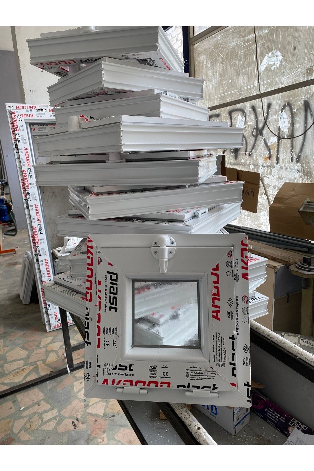 45&45 Banyo Wc Penceresi Vasistas