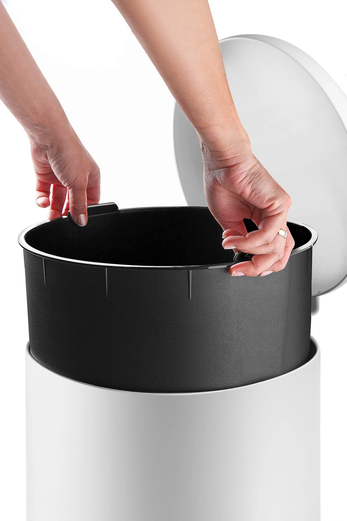 Paslanmaz Çelik Bombe Kapaklı Çöp Kovası 40 Litre Mat Beyaz