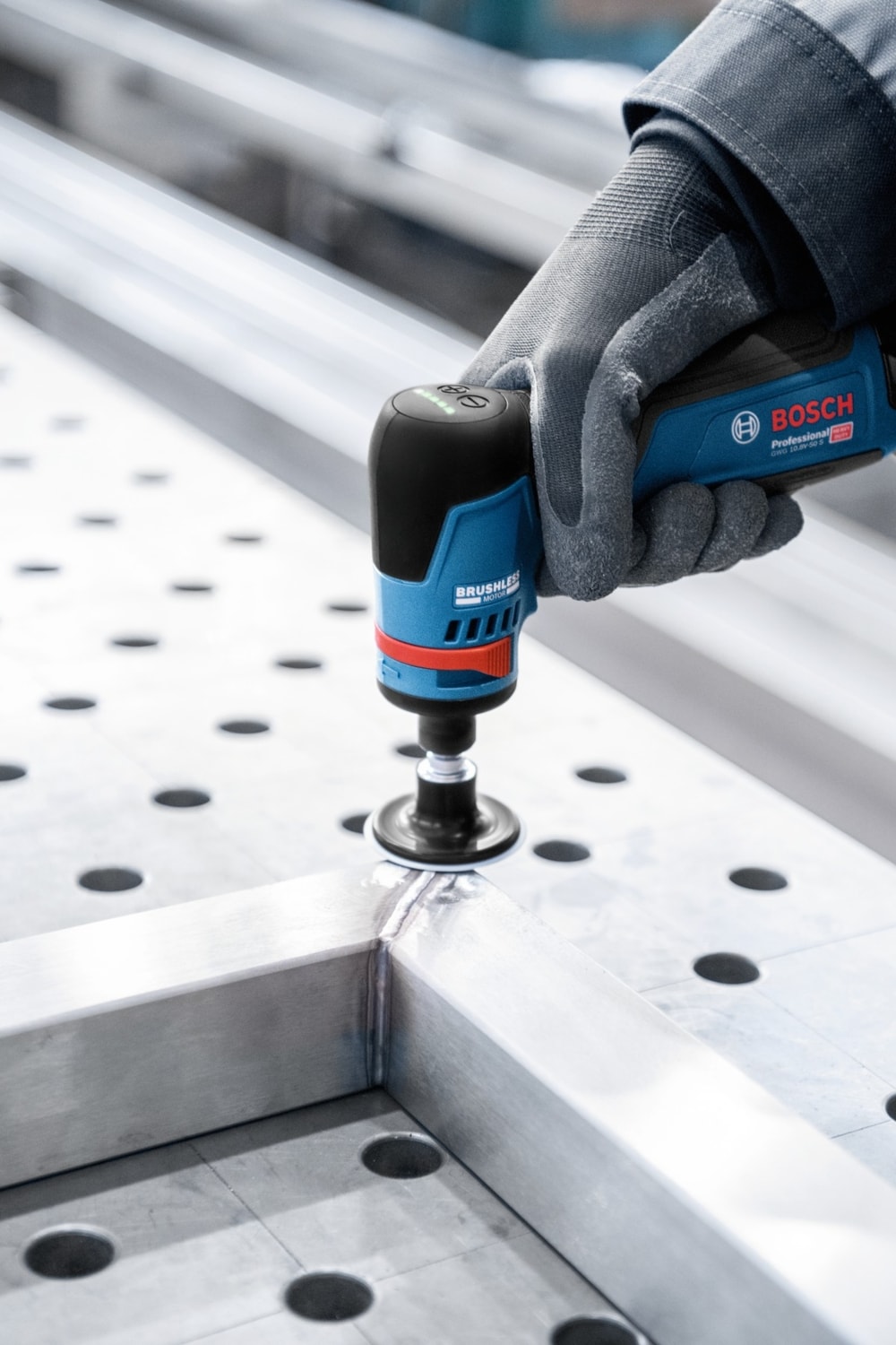 BOSCH GWG 12V-50 S Döner Başlıklı Taşlama Makinesi SOLO (Akü ve Şarj Cihazı Dahil Değil) - 06013A7000