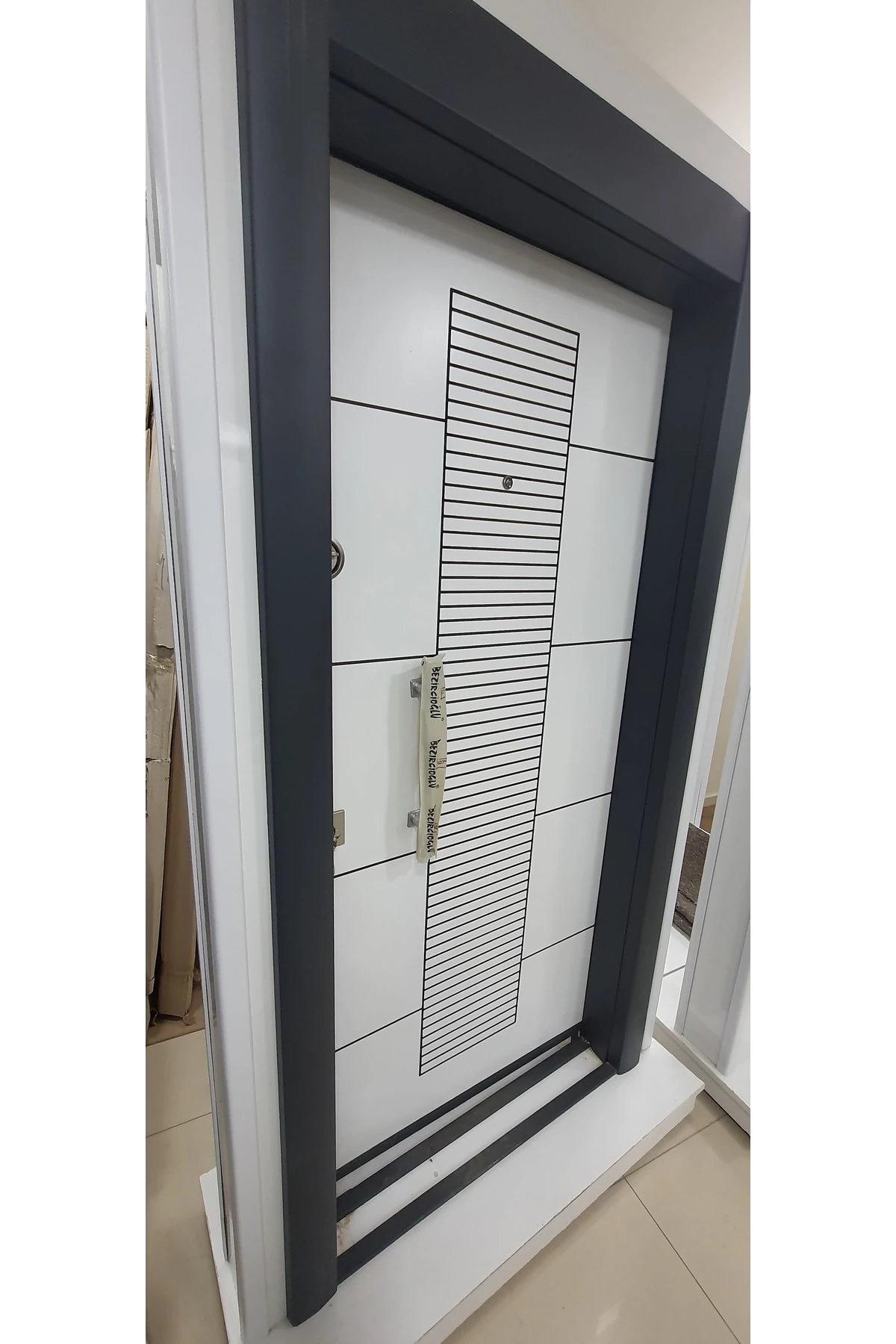 Çelik Kapı, Beyaz Renk, Statik Kasa, Tırnaklı Sistem, Daire Kapısı, Sağ Açılım