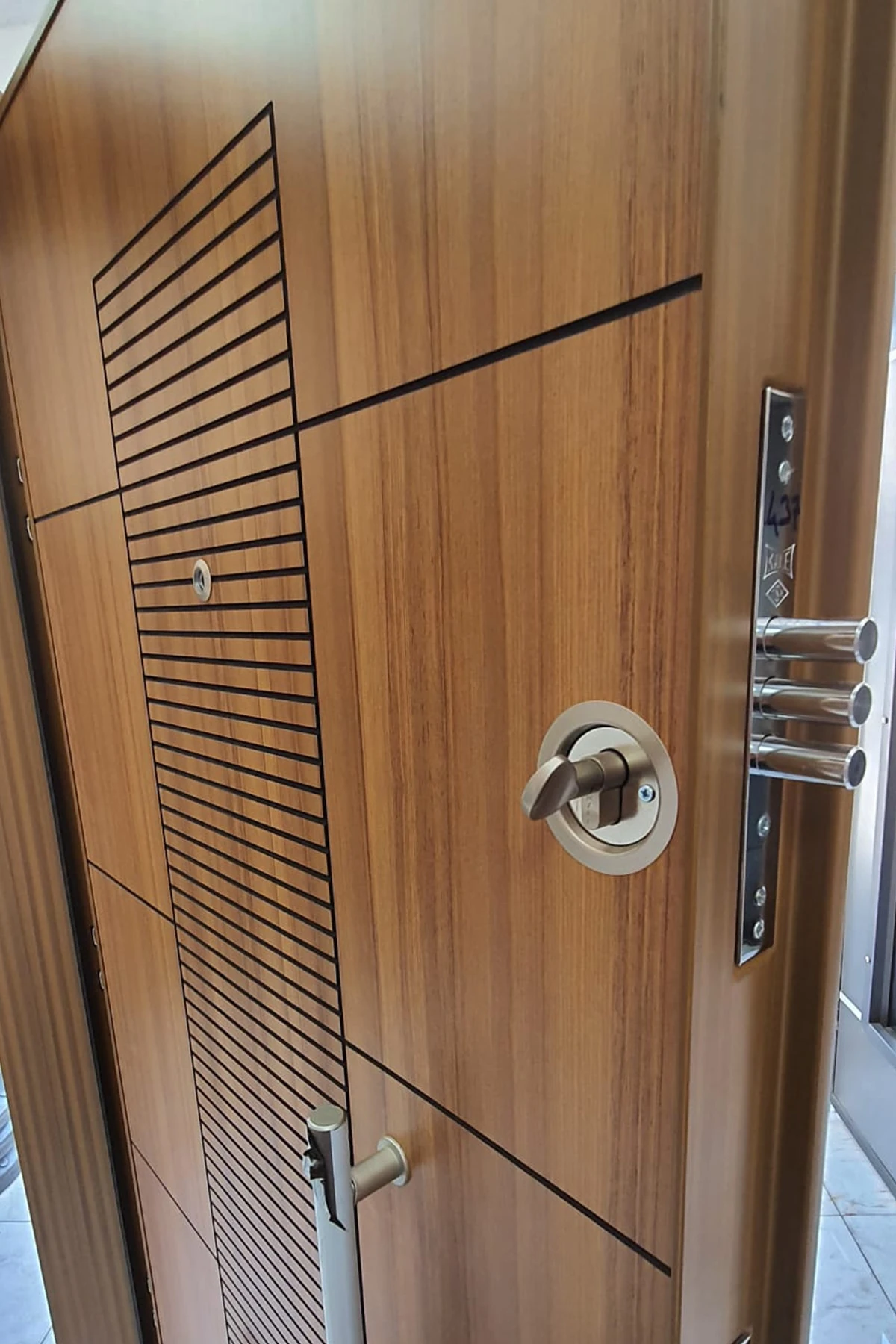 Eskitme Görünüm Çelik Kapı, Ahşap Desenli Daire Kapısı, Çelik Kapı Sol Açılım