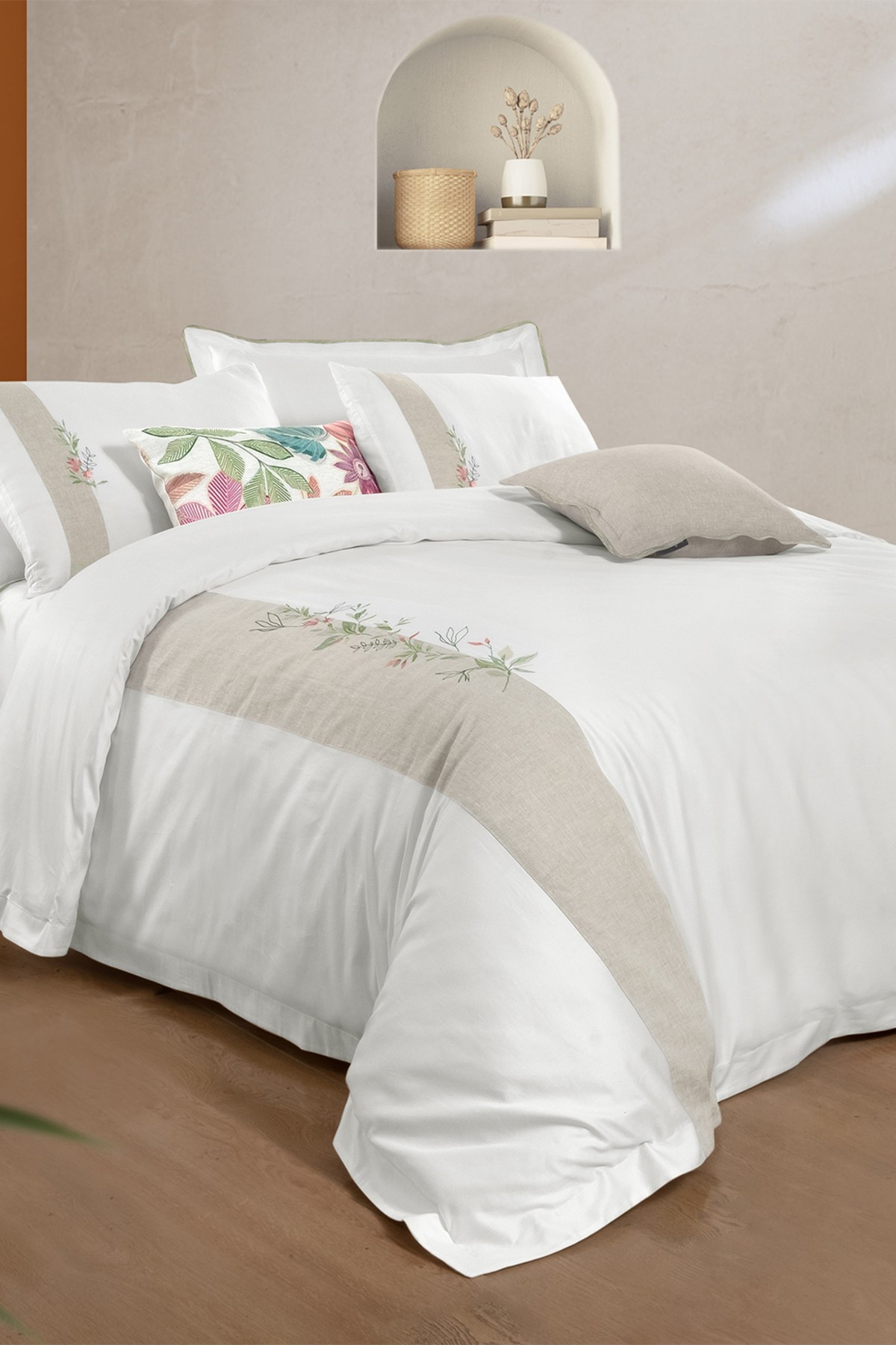 Dorena Beyaz King Size (Battal Boy) %100 Pamuk Saten "300 TC" Nevresim Takımı