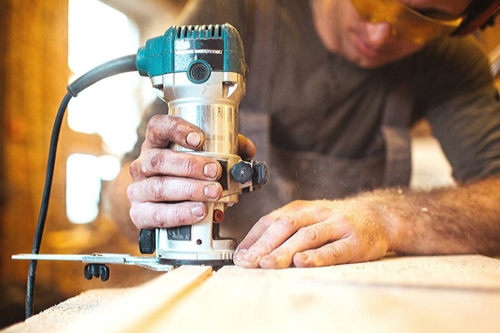 BOSCH Staxx Pro 6 Kademe Devir Ayarlı 1600W Formika Traşlama Freze Makinesi 6mm Pens