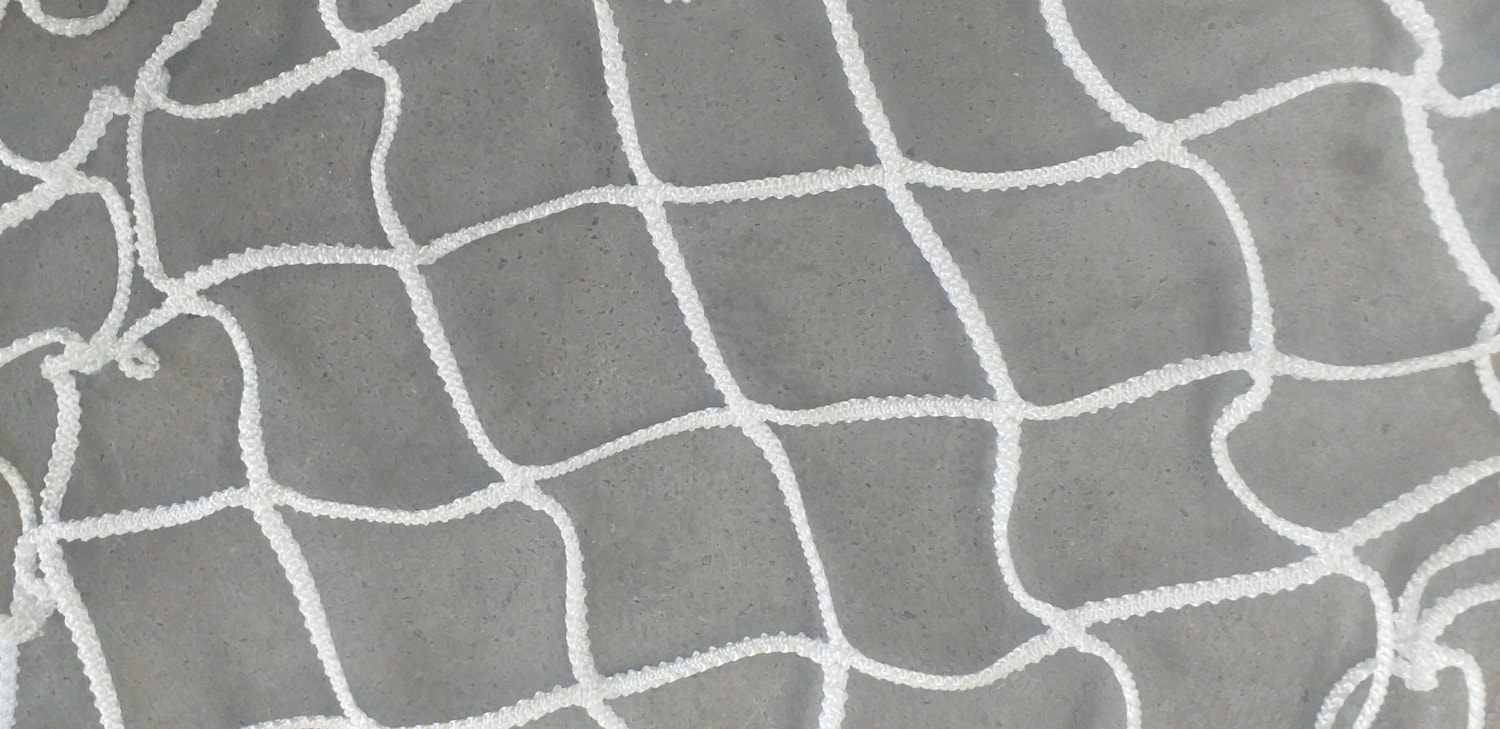 3,5 mm Kalınlıkta 4x4 Göz Aralığı 1x3 Metre Evcil Hayvan ve Çocuk Emniyet Filesi